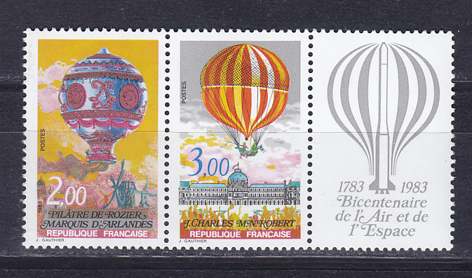 Франция, 1983, 200 лет воздухоплаванию. Сцепка с купоном. № 2387-2388