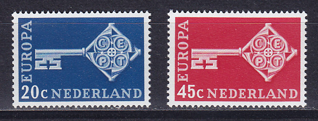 , 1968, . 2 .  899-900