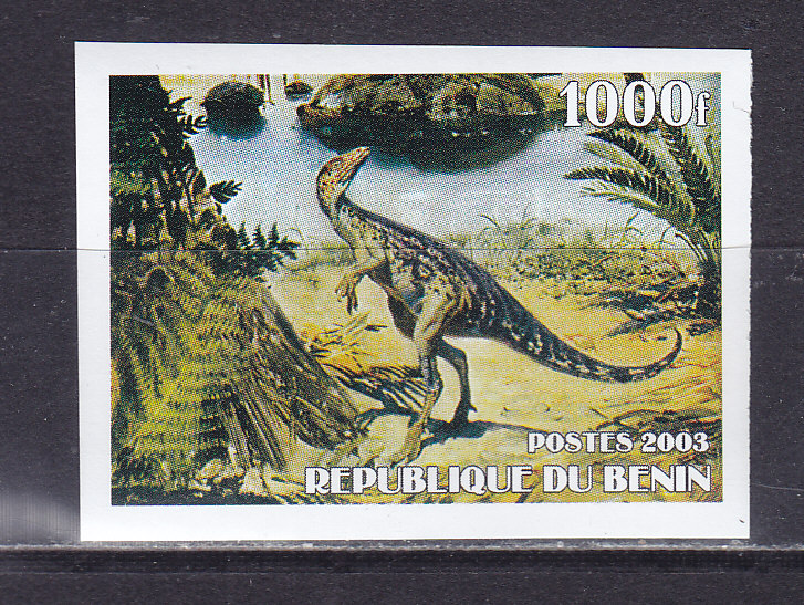Бенин, 2003, Динозавр. Марка из блока без зубцов